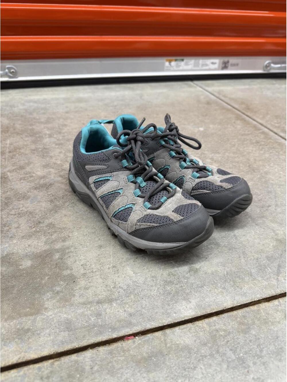 merrell outmost vent grey and blue hiking shoes size 6 WOMENS